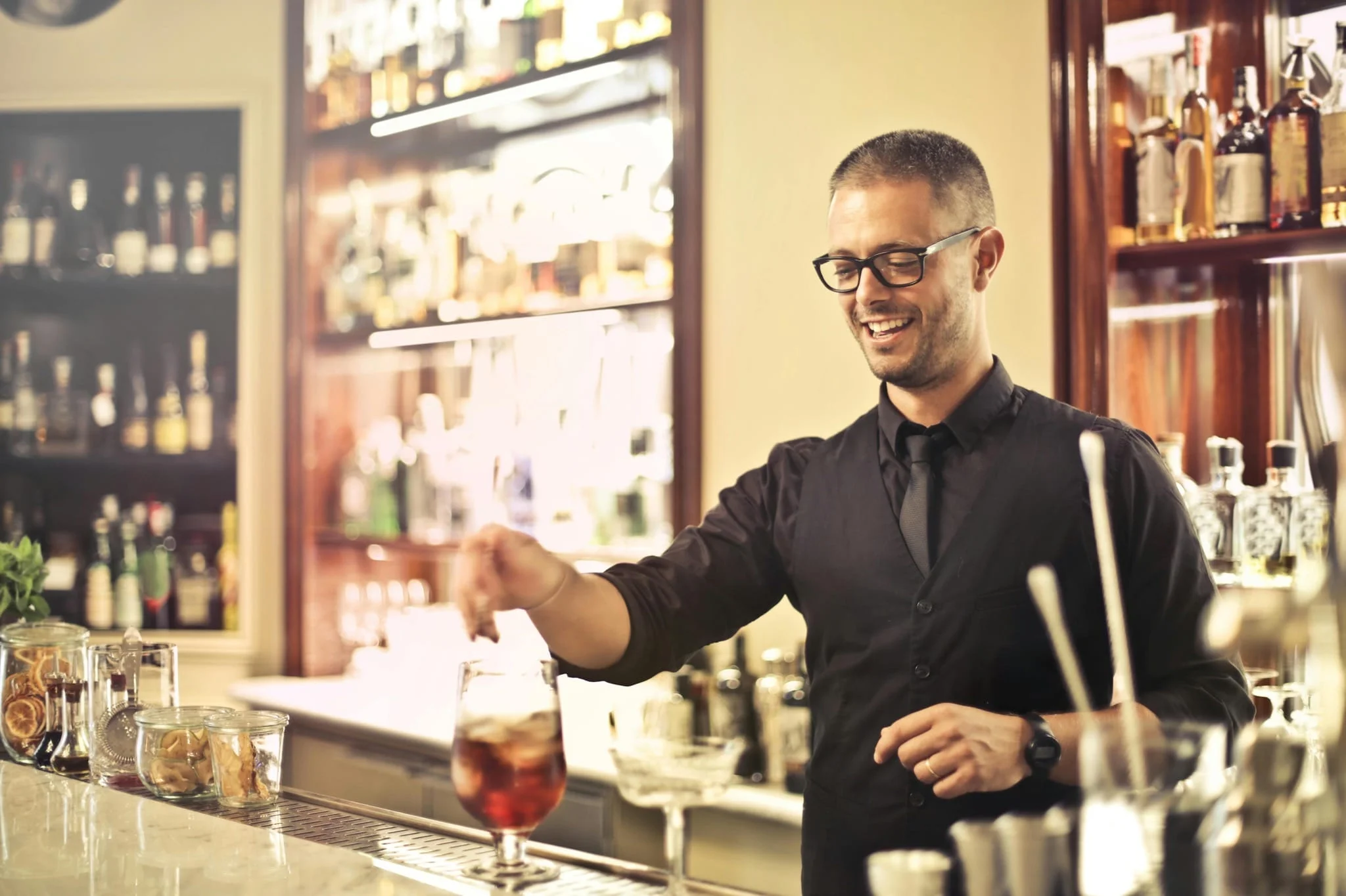 Master the Art of Cocktail Techniques: Shake, Stir, and Muddle like a Pro Master the Art of Cocktail Techniques: Shake, Stir, and Muddle like a Pro