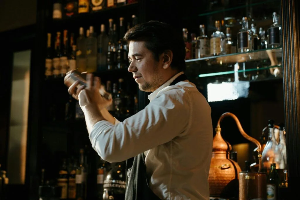 Master the Art of Cocktail Techniques: Shake, Stir, and Muddle like a Pro Shaking Techniques